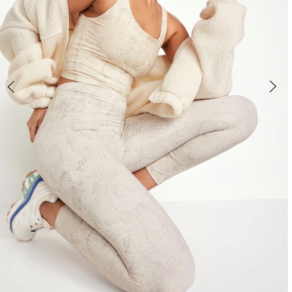 - NWT OLD NAVY High-Waisted PowerSoft 7/8 Leggings  Color:  Rattlesnake Pr… - Picture 3 of 10